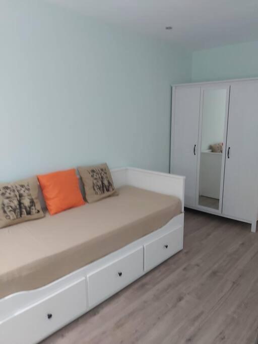 شقة Modern Flat At Garbinet With Wifi لقنت المظهر الخارجي الصورة